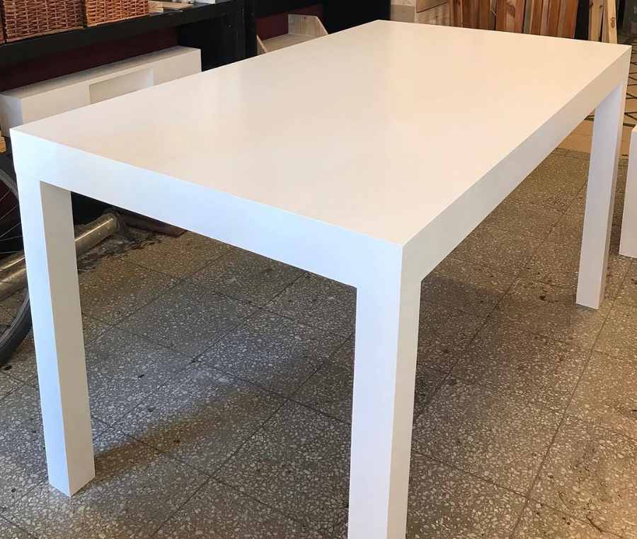 Modelo de mesa 01 de Mueblería Longhi