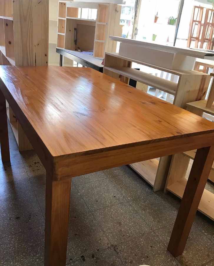 Modelo de mesa 02 de Mueblería Longhi