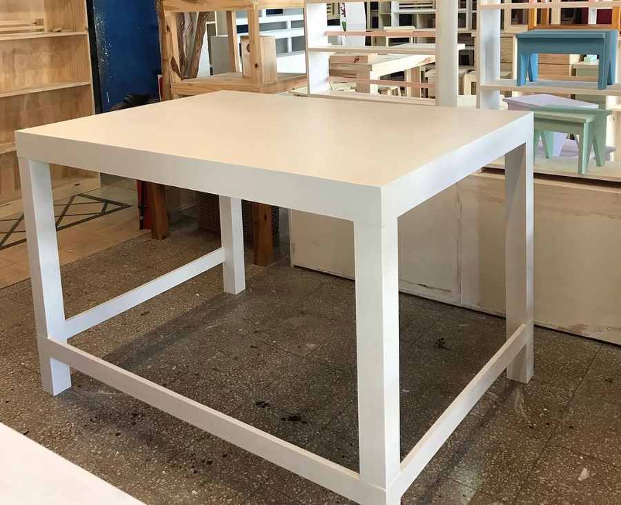 Modelo de mesa 03 de Mueblería Longhi