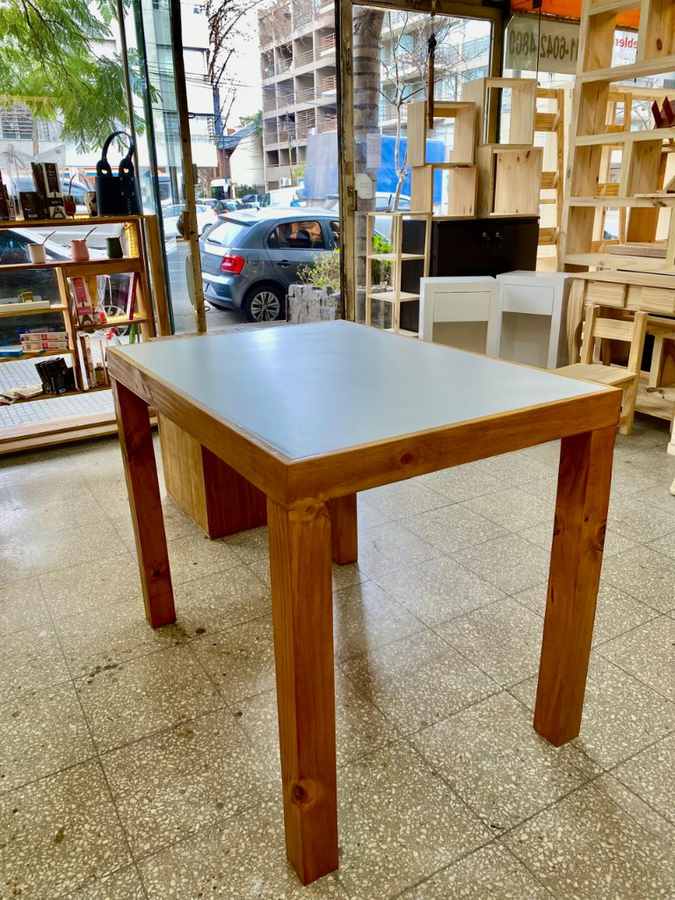 Modelo de mesa 04 de Mueblería Longhi