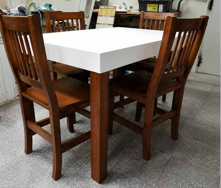 Mesa modelo 05 de Mueblería Longhi