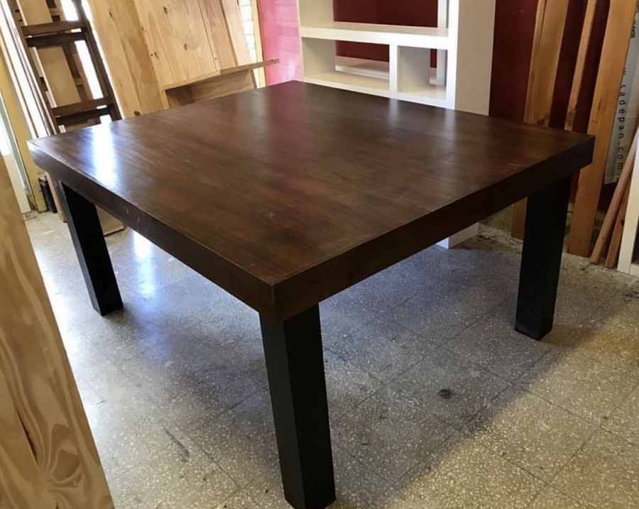 Mesa modelo 08 de Mueblería Longhi