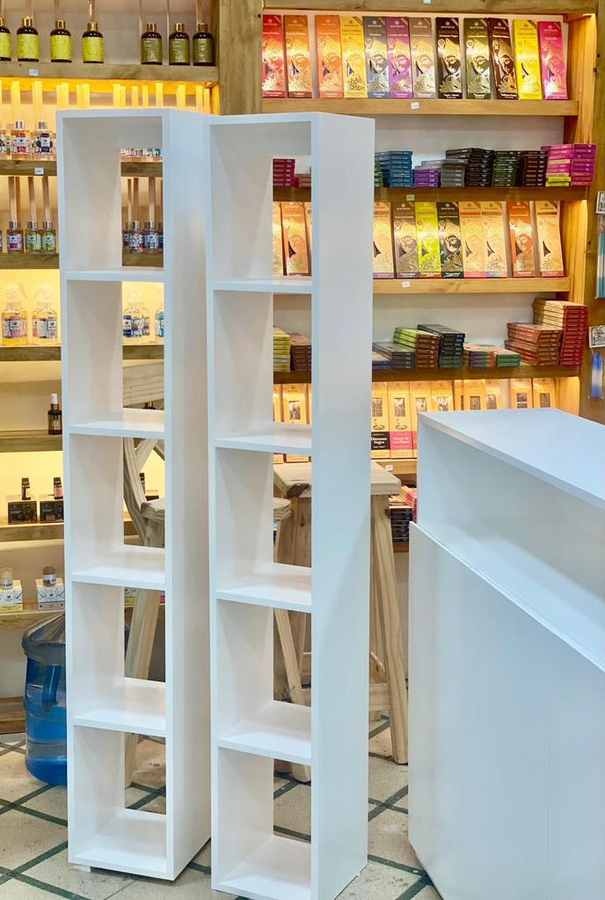 Biblioteca modelo 03 de Mueblería Longhi