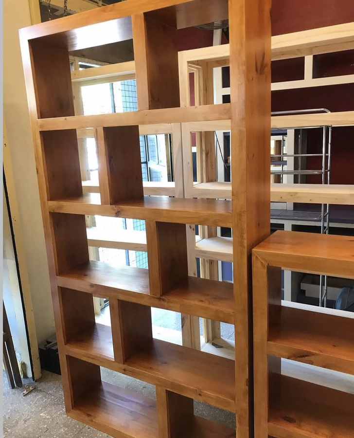 Biblioteca modelo 15 de Mueblería Longhi