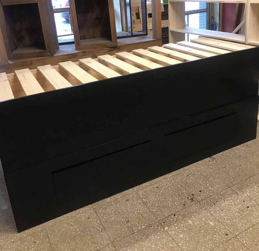 Cama modelo 03 de Mueblería Longhi