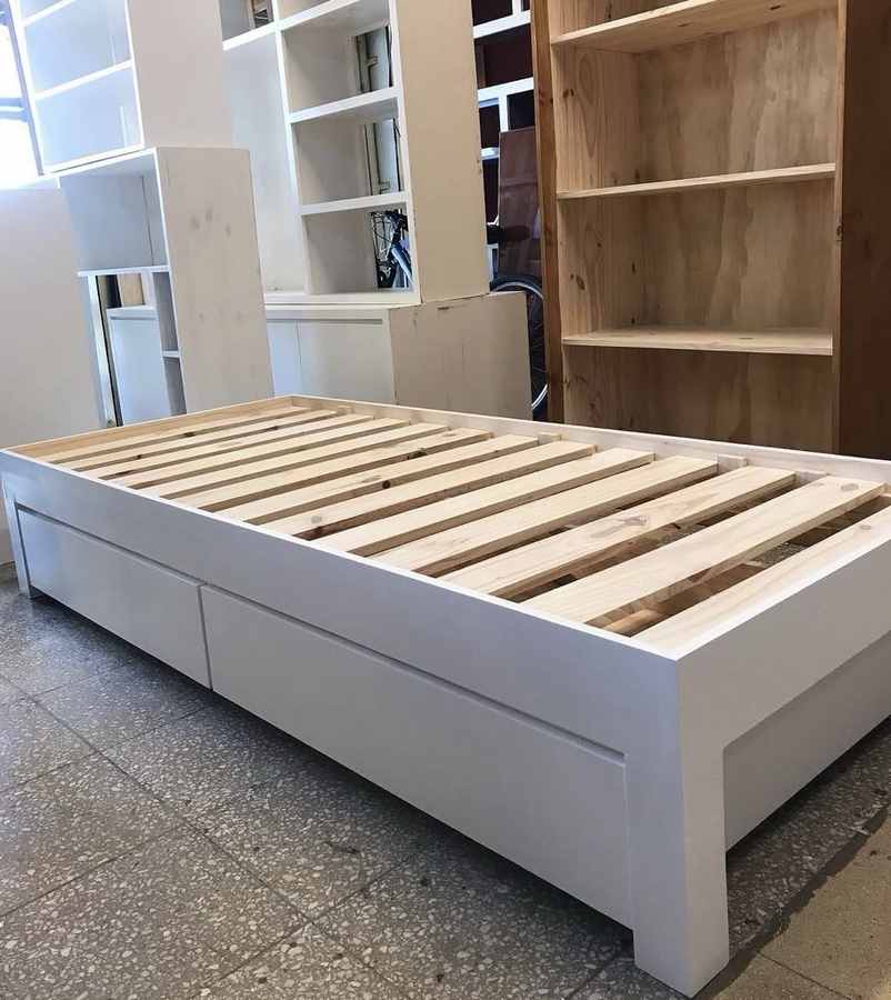 Cama modelo 04 de Mueblería Longhi
