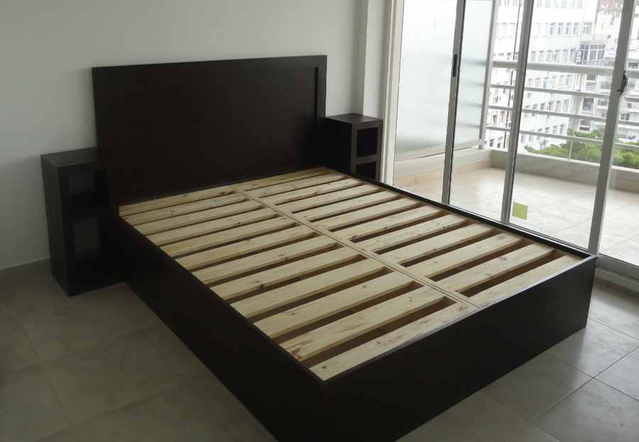 Cama modelo 05 de Mueblería Longhi