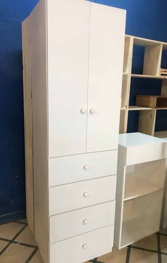 Ropero modelo 05 de Mueblería Longhi