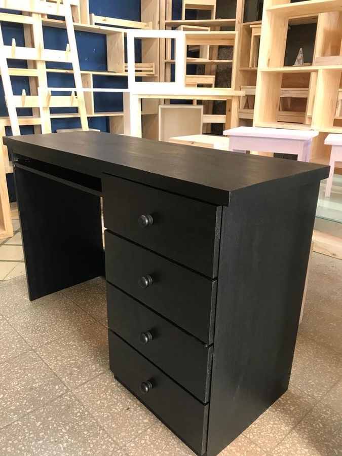 Escritorio modelo 04 de Mueblería Longhi