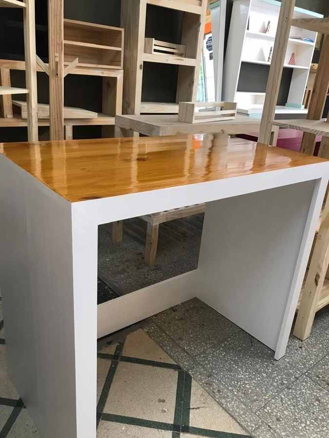 Escritorio modelo 06 de Mueblería Longhi