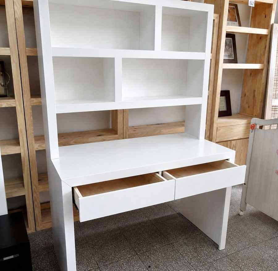 Escritorio modelo 08 de Mueblería Longhi