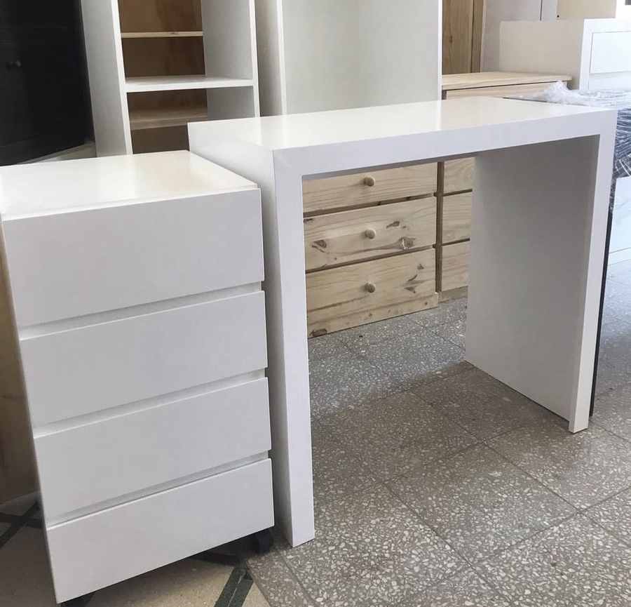 Escritorio modelo 14 de Mueblería Longhi