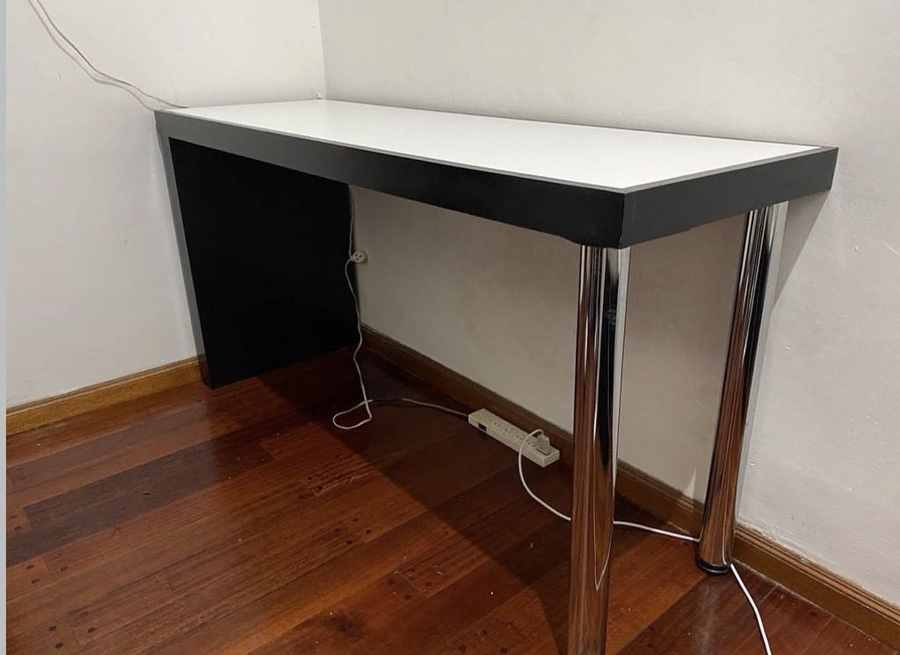 Escritorio modelo 15 de Mueblería Longhi