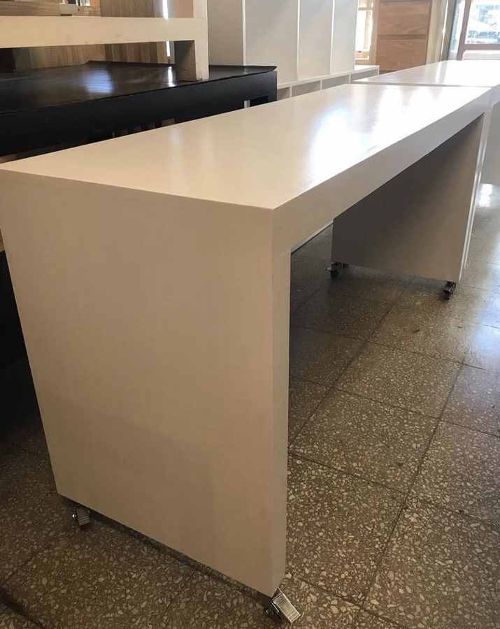 Escritorio modelo 16 de Mueblería Longhi