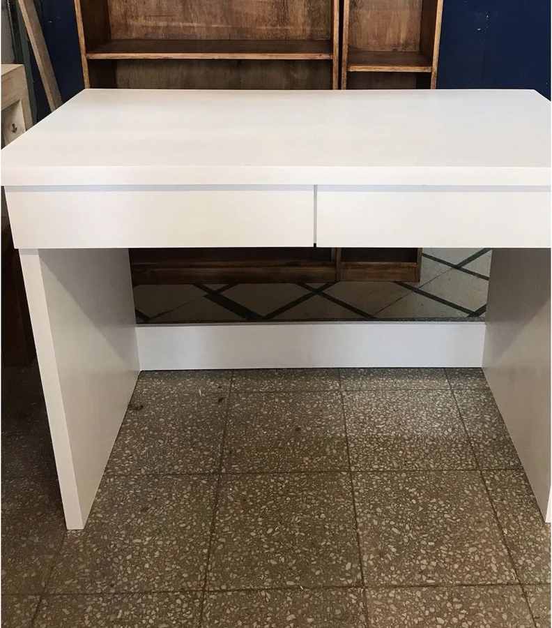 Escritorio modelo 21 de Mueblería Longhi